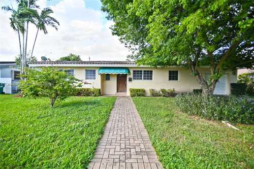 $620,000 - 3Br/2Ba -  for Sale in Coral Glade Heights, Miami