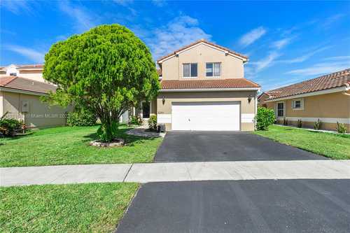 $615,000 - 4Br/3Ba -  for Sale in Dimensions North At Chape, Pembroke Pines
