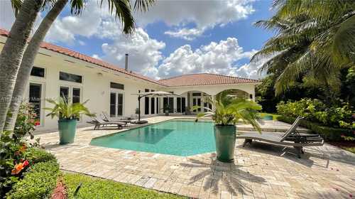 $3,600,000 - 5Br/4Ba -  for Sale in North Kendall, Pinecrest