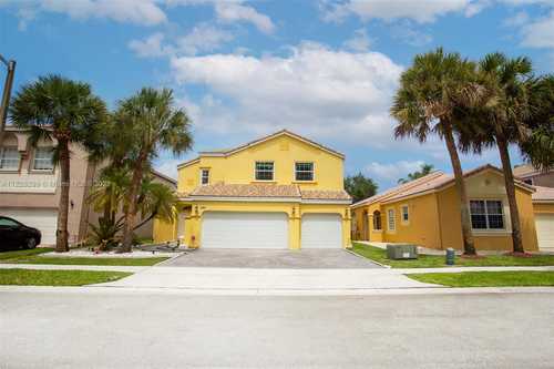 $720,000 - 5Br/3Ba -  for Sale in Towngate, Pembroke Pines