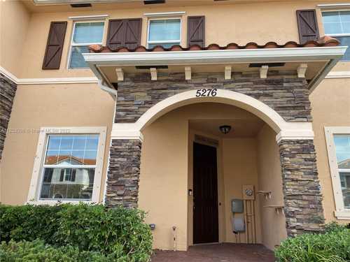 $375,000 - 3Br/3Ba -  for Sale in Charleston Commons 2, West Palm Beach