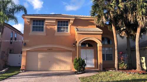 $649,900 - 4Br/3Ba -  for Sale in Towngate Governor's Run, Pembroke Pines