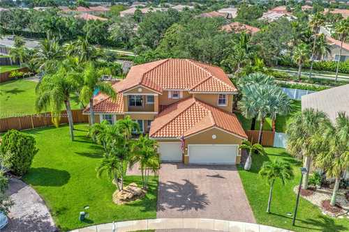 $995,000 - 5Br/4Ba -  for Sale in Vulcan Materials Company, Pembroke Pines