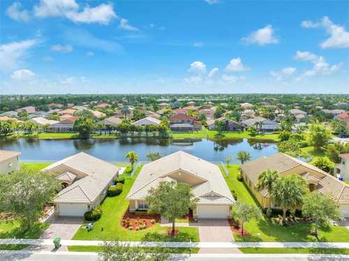 $765,000 - 5Br/3Ba -  for Sale in Vulcan Materials Company, Pembroke Pines