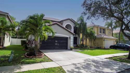 $849,900 - 4Br/3Ba -  for Sale in Silver Lakes Ph Parcel W, Miramar