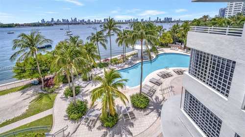 $500,000 - 1Br/1Ba -  for Sale in The Waverly At South Beach, Miami Beach