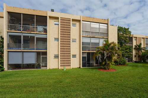 $285,000 - 2Br/2Ba -  for Sale in Kendall Acres West Condo, Miami