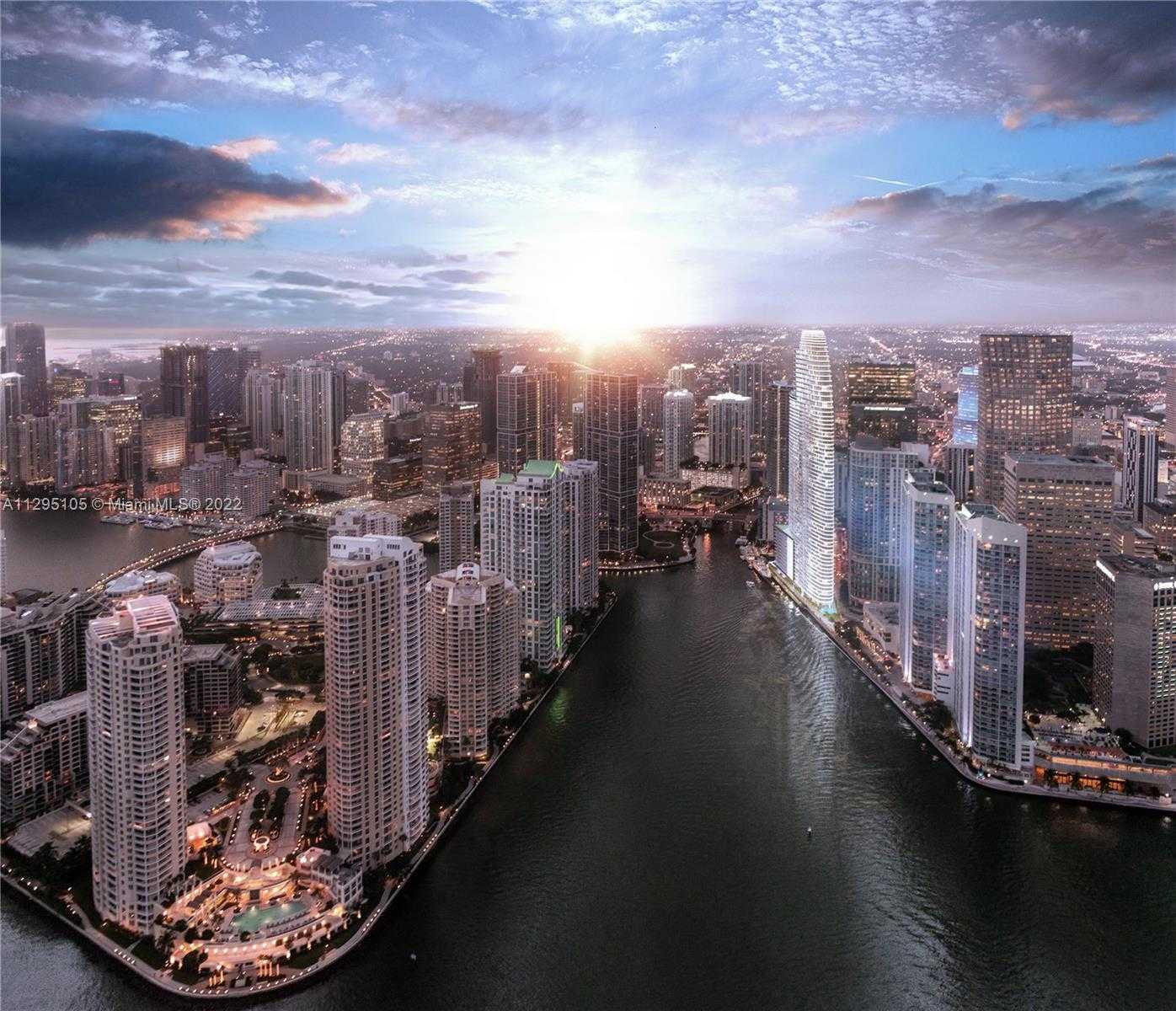 View Miami, FL 33131 condo