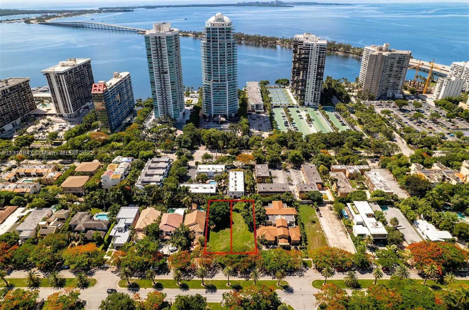 View Miami, FL 33129 property