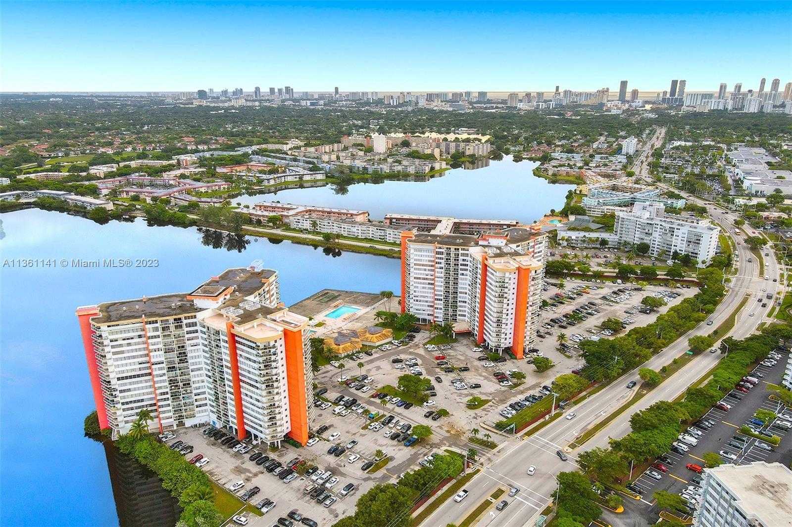 View Miami, FL 33179 property