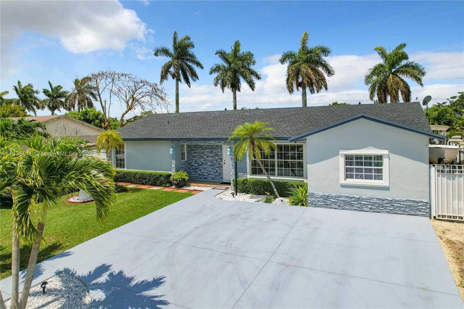 View Miami, FL 33157 house