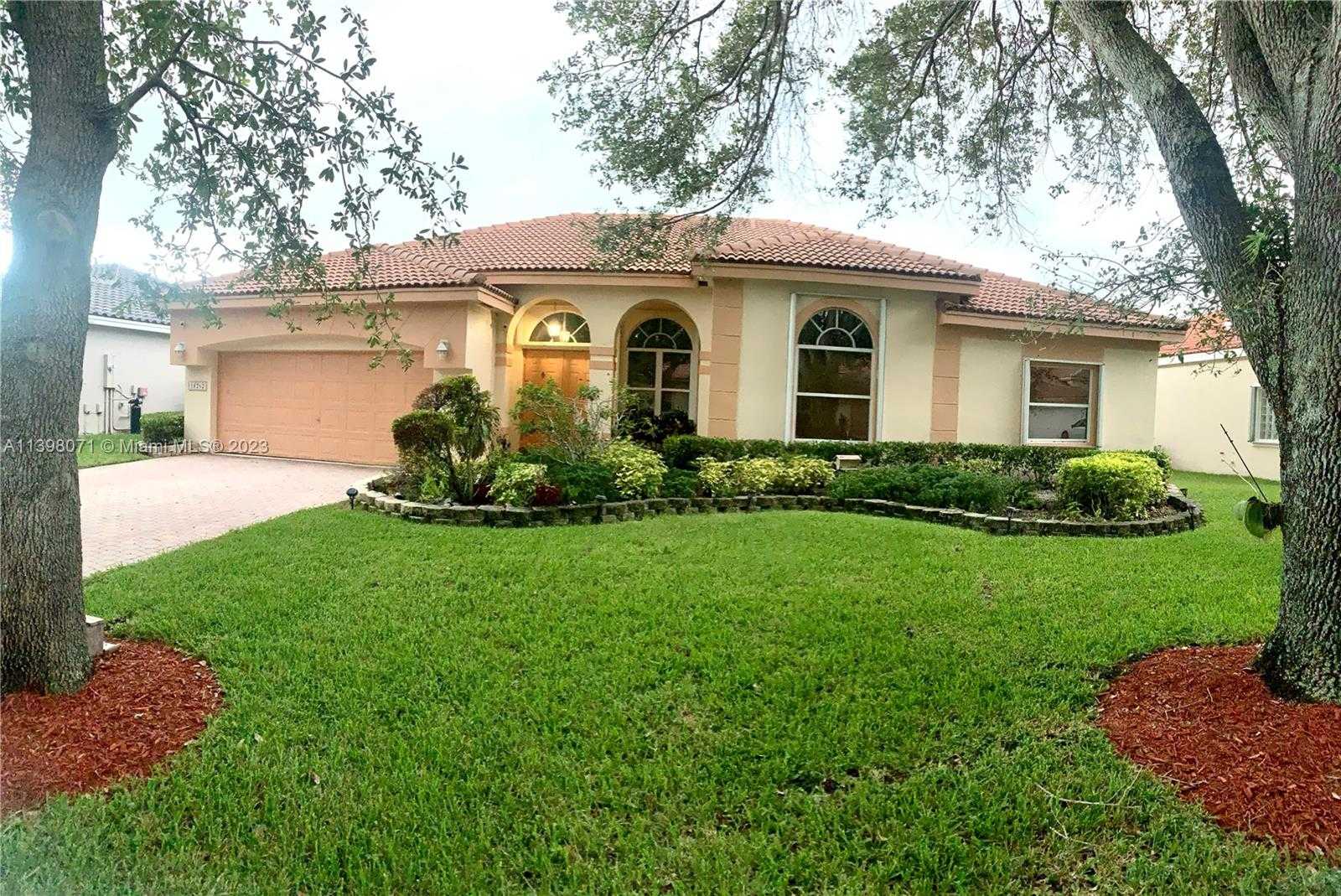 View Coral Springs, FL 33076 house