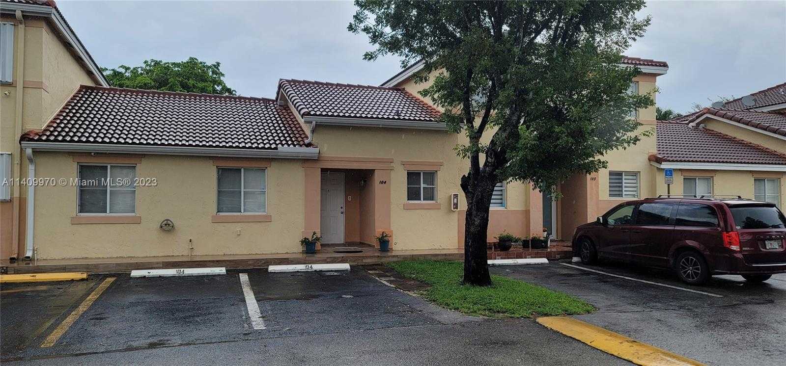 View Sweetwater, FL 33172 condo