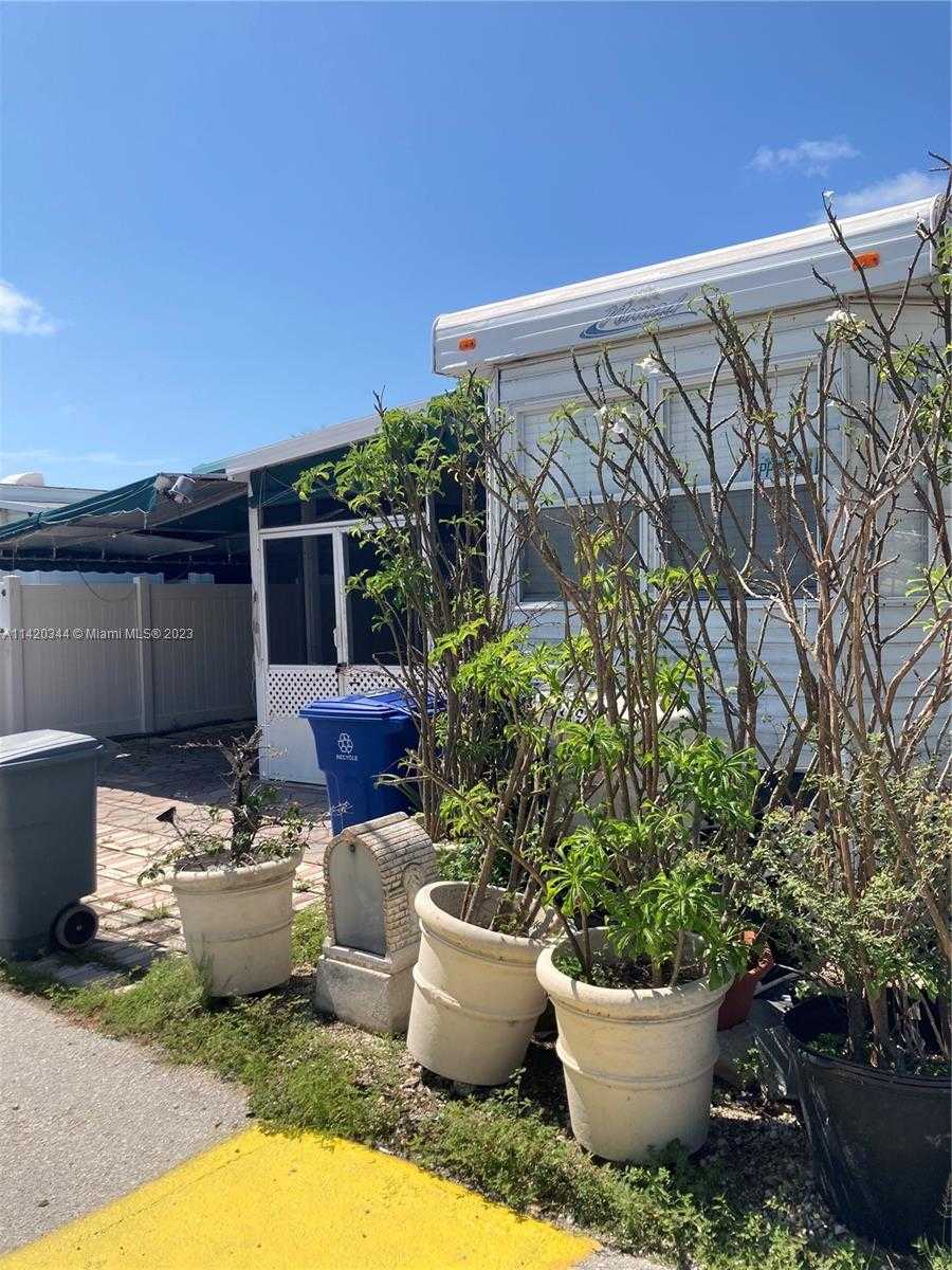 View Key Largo, FL 33037 mobile home