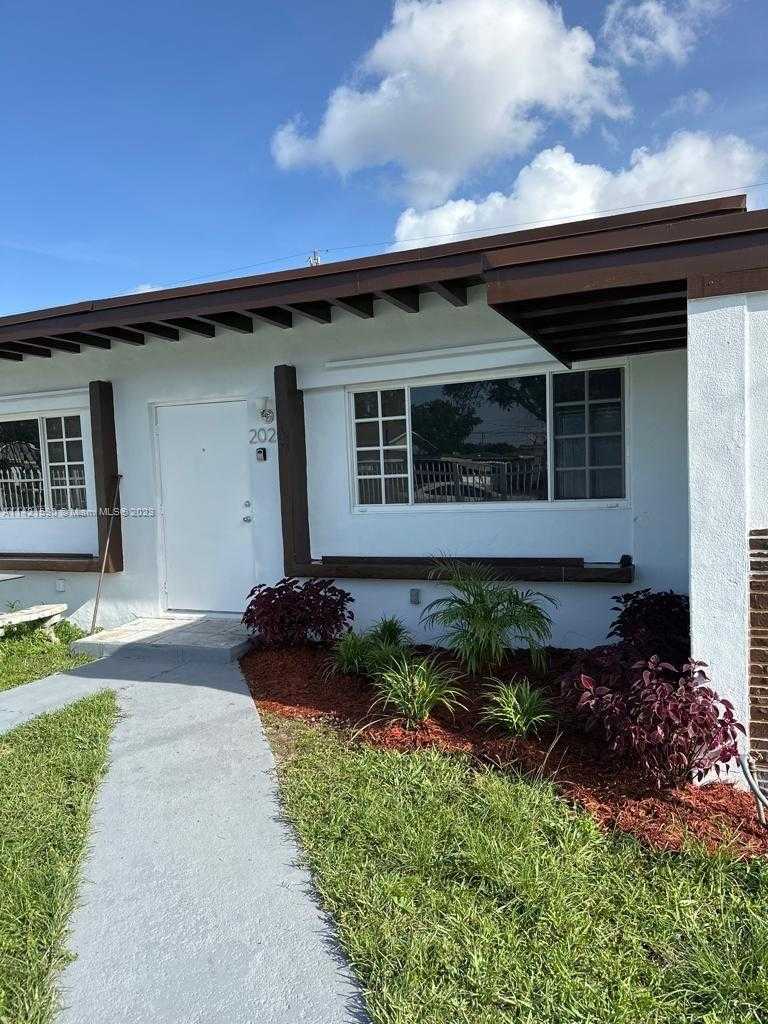 View Miami, FL 33147 house