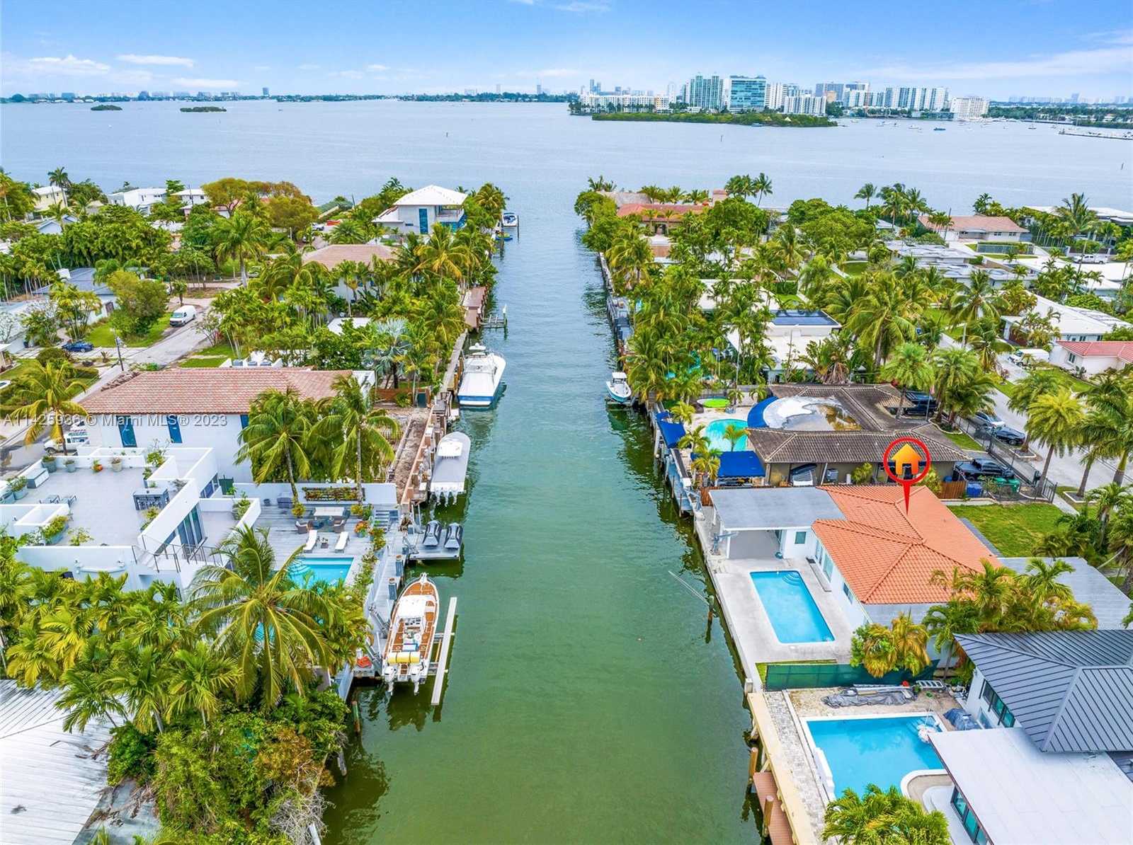 View Miami, FL 33138 house