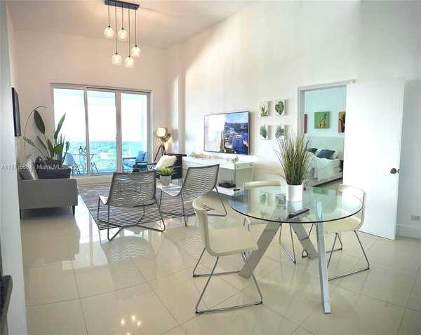 2301 Collins Ave Unit 1626