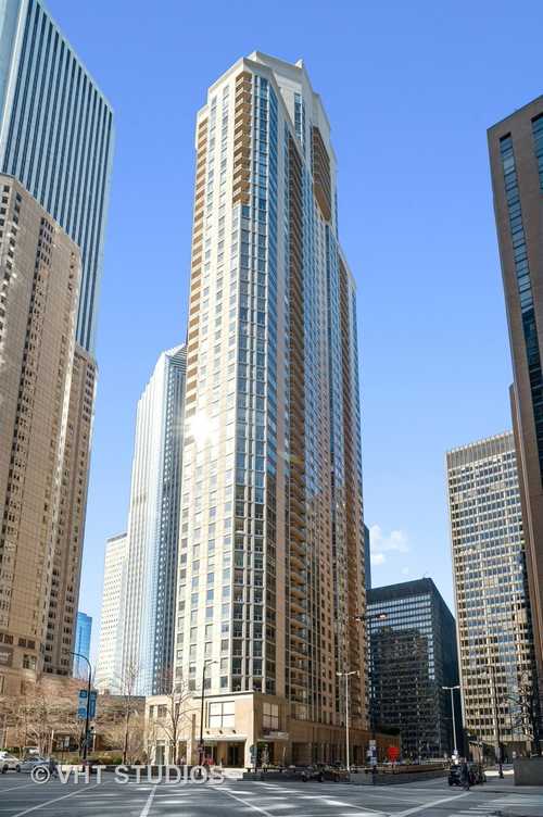 $799,000 - 3Br/4Ba -  for Sale in Chicago