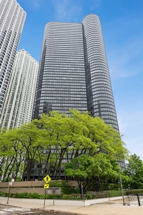 $459,900 - 1Br/2Ba -  for Sale in Harbor Point, Chicago