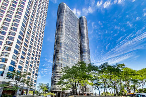 $510,000 - 1Br/2Ba -  for Sale in Chicago