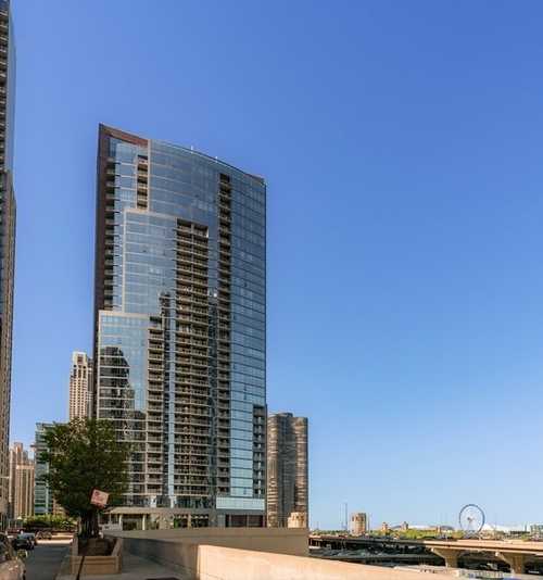 $2,399,000 - 3Br/4Ba -  for Sale in Chicago
