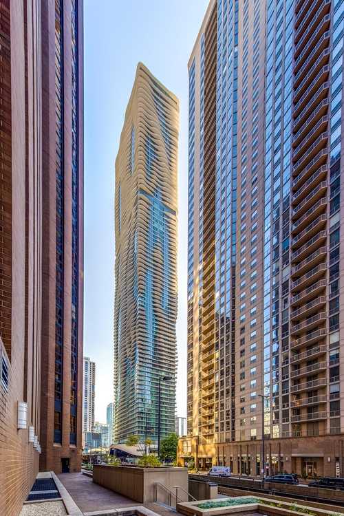 $860,000 - 2Br/3Ba -  for Sale in Chicago