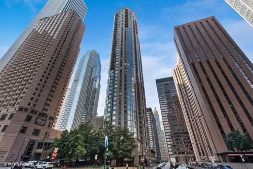 $325,000 - 1Br/1Ba -  for Sale in Chicago