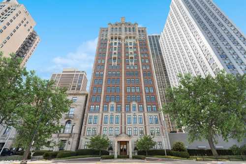 $3,800,000 - 2Br/3Ba -  for Sale in Chicago