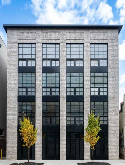 $975,000 - 3Br/2Ba -  for Sale in Chicago