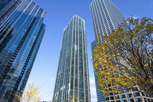 $450,000 - 2Br/2Ba -  for Sale in Chicago