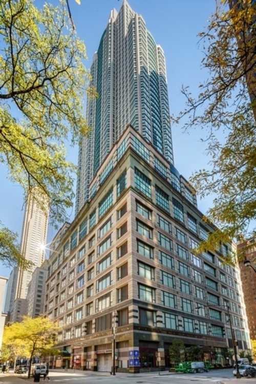 $1,100,000 - 2Br/3Ba -  for Sale in Chicago