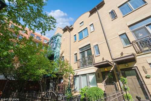 $1,150,000 - 3Br/4Ba -  for Sale in Chicago