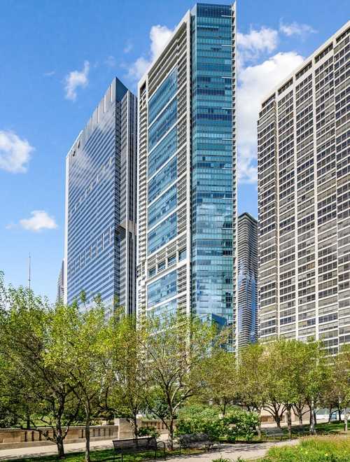 $835,000 - 1Br/2Ba -  for Sale in Chicago
