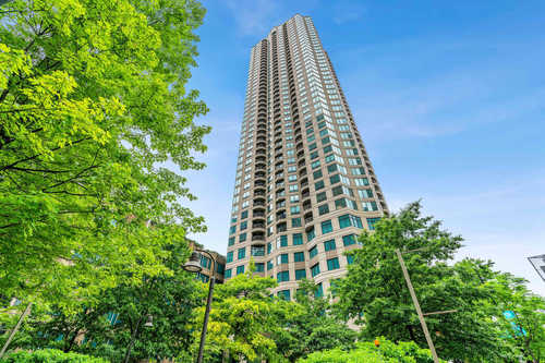 $370,000 - 2Br/2Ba -  for Sale in Chicago