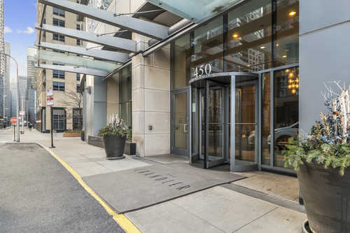 $379,000 - 1Br/1Ba -  for Sale in Chicago