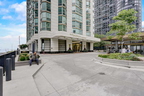 $560,000 - 2Br/2Ba -  for Sale in Chicago