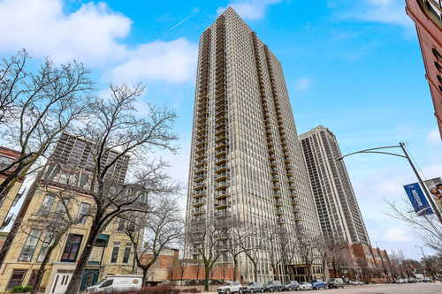 $335,000 - 1Br/1Ba -  for Sale in Chicago