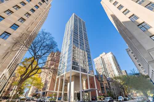 $895,000 - 2Br/2Ba -  for Sale in Chicago