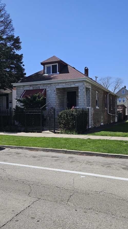 $80,000 - 3Br/1Ba -  for Sale in Chicago