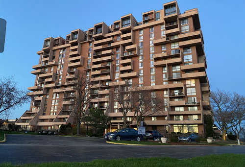 $310,000 - 2Br/2Ba -  for Sale in Dominion Tower, Wood Dale