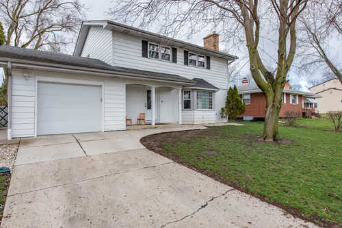 $369,999 - 3Br/3Ba -  for Sale in Waukegan