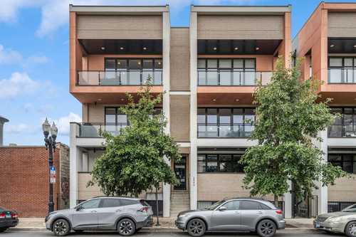 $699,000 - 3Br/2Ba -  for Sale in Chicago