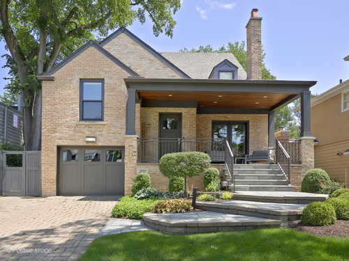 $1,795,000 - 4Br/3Ba -  for Sale in Hinsdale