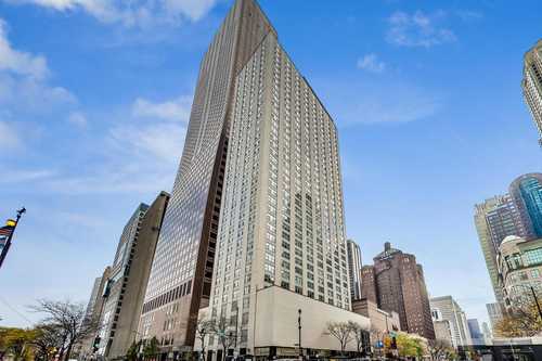 $569,999 - 2Br/3Ba -  for Sale in Chicago