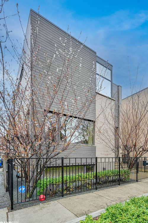 $3,995,000 - 5Br/5Ba -  for Sale in Chicago