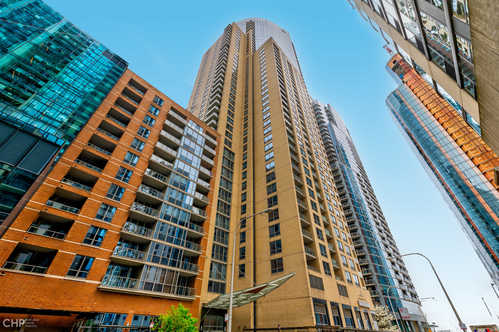 $375,000 - 1Br/1Ba -  for Sale in Chicago