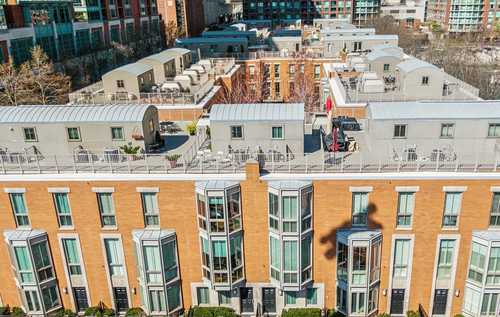 $995,000 - 3Br/3Ba -  for Sale in East Water Place, Chicago