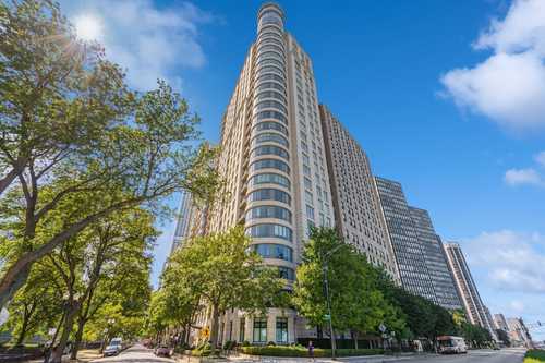 $1,050,000 - 1Br/2Ba -  for Sale in Chicago