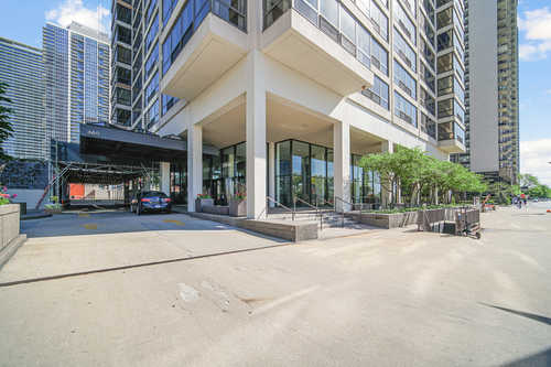 $450,000 - 1Br/2Ba -  for Sale in Chicago