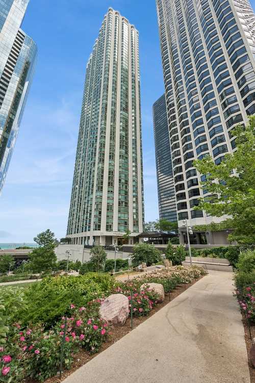 $445,000 - 2Br/2Ba -  for Sale in Chicago